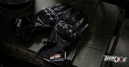 Products from BORLENI Motorcycle Gloves in use